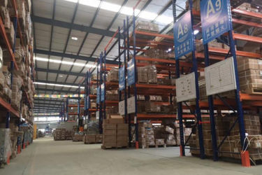 Taizhou Bancheng Automotive CO.,LTD. linea di produzione in fabbrica